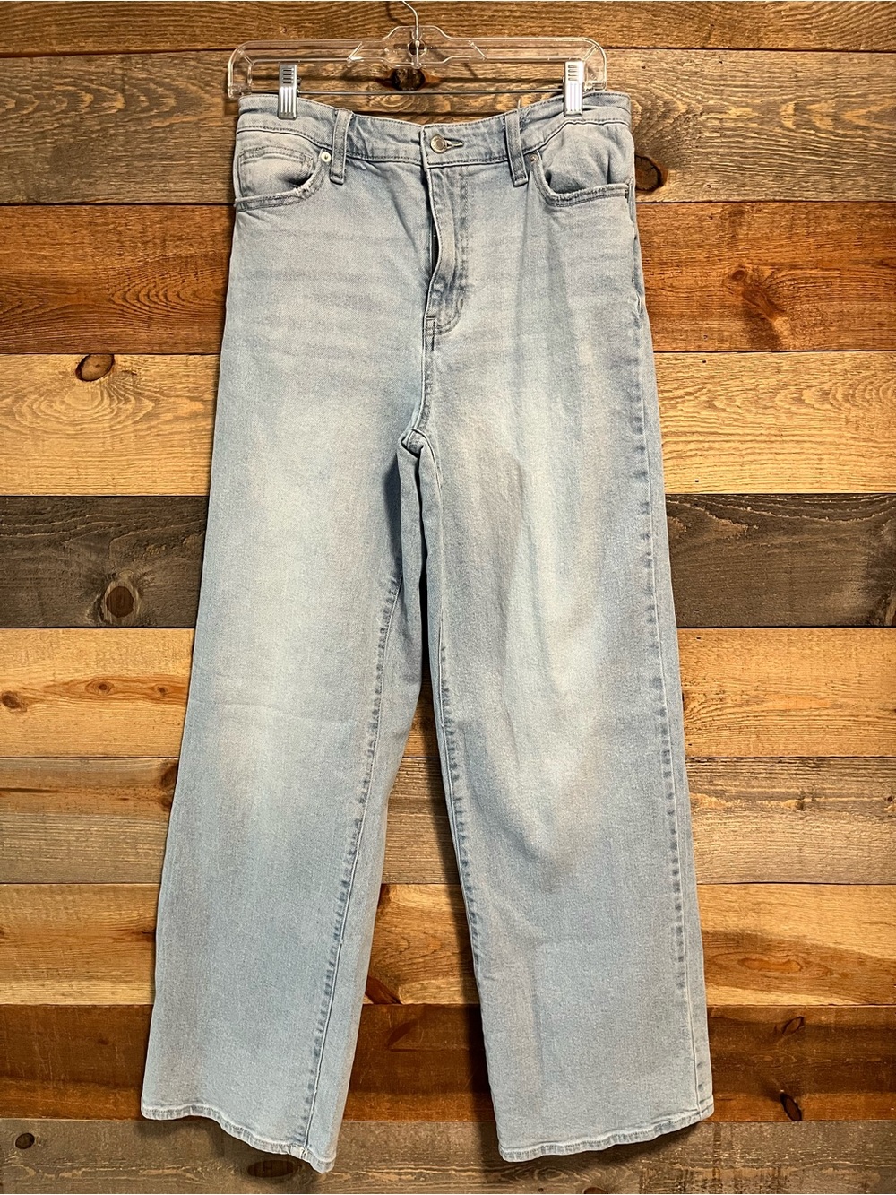 No Boundaries Light Wash Straight Leg Jeans - Light Blue Size 8-10.  Elastic